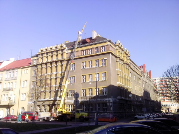 Rekonstukce střechy bytového domu - Pardubice