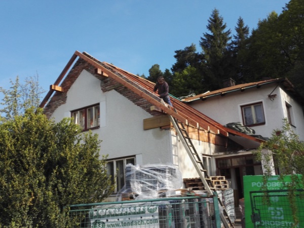 Rekonstrukce střechy rodinného domu - Bezděkov